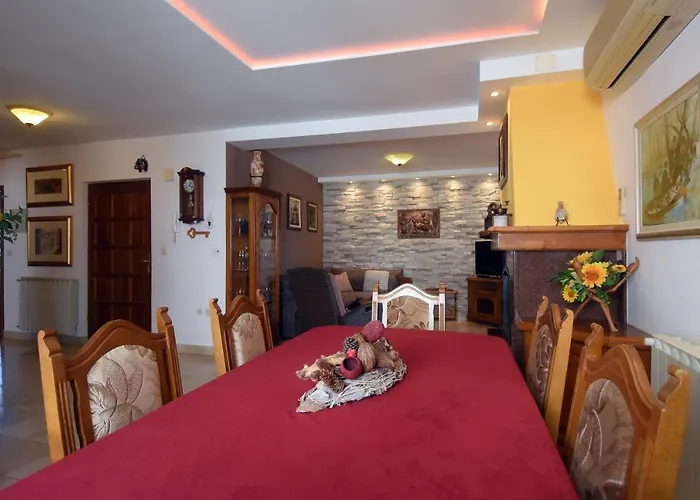 Gallery Premium 99 Near Ammphiteatre With Garage 5 Days And More Gratis