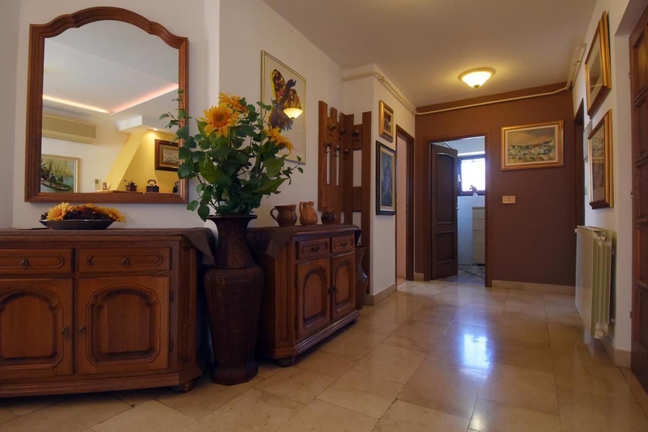 Apartment Gallery Premium 99 Near Ammphiteatre With Garage 5 Days And More Gratis *
