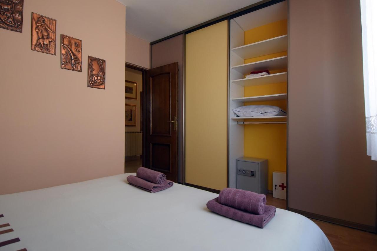 Gallery Premium 99 Near Ammphiteatre With Garage 5 Days And More Gratis * Pula