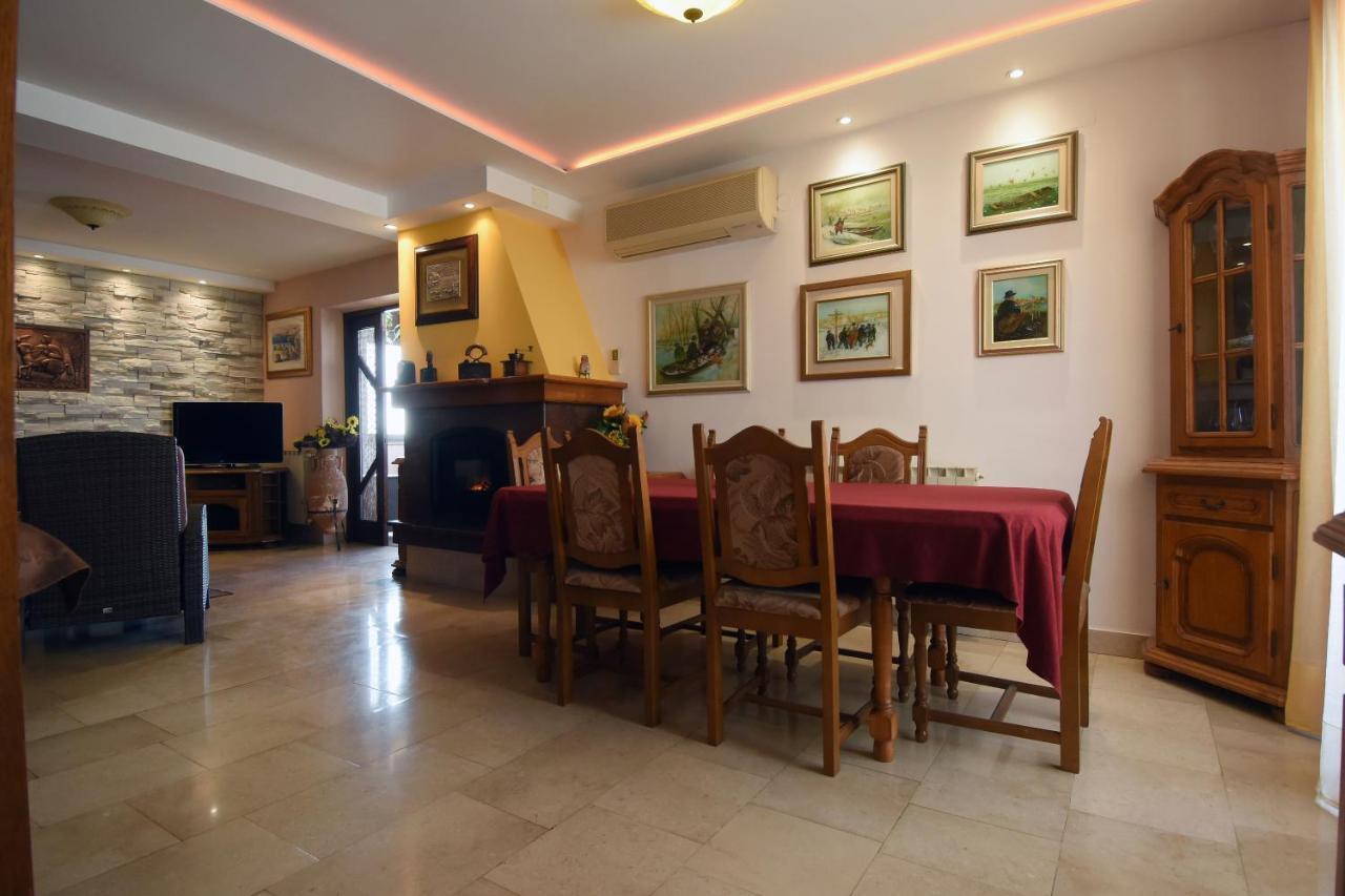 Gallery Premium 99 Near Ammphiteatre With Garage 5 Days And More Gratis